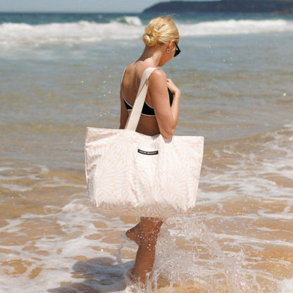 Soothe Swim Shady™ – Compact & Ultra-Light Beach Shade with UPF 50+ Protection + Free Beach Bag